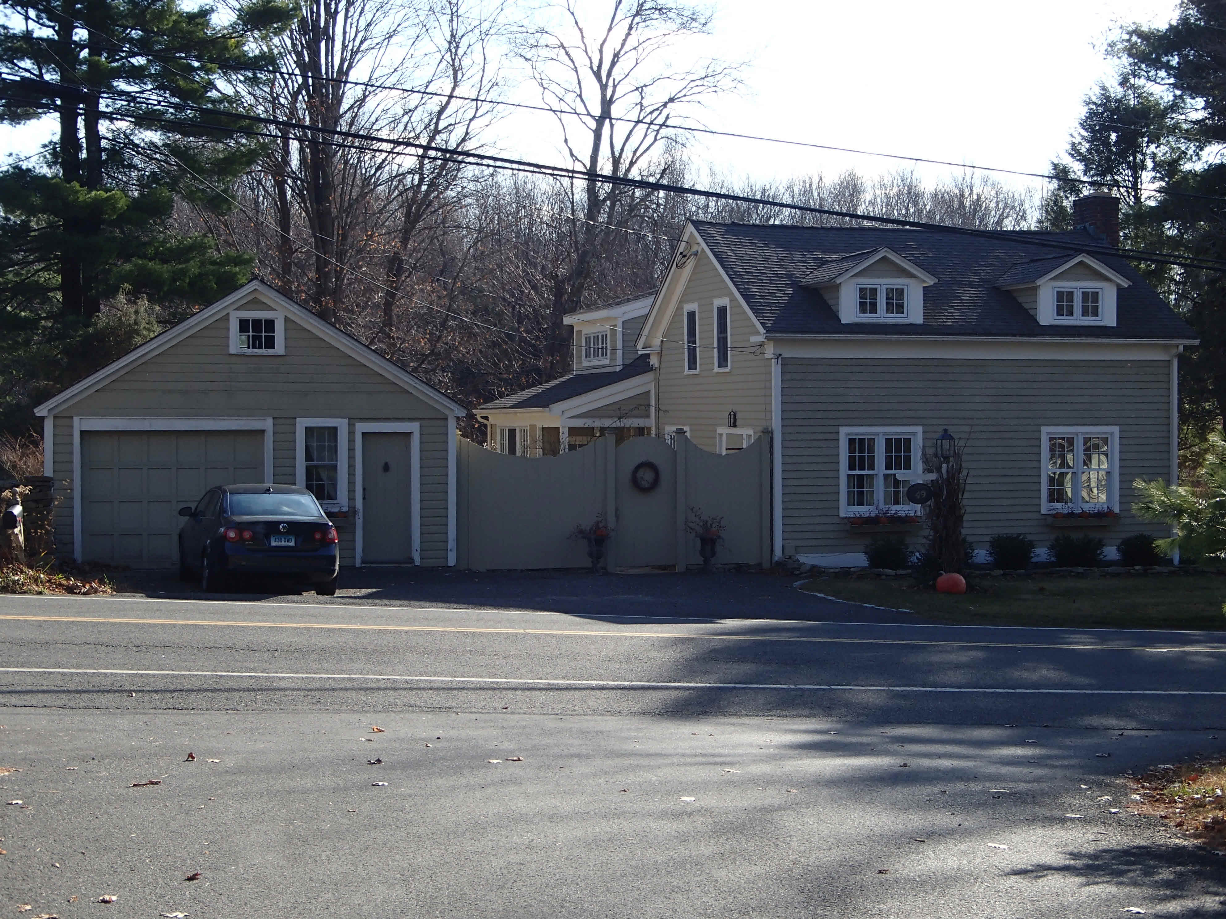 Building photograph for 49 CLAPBOARD RD